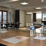 מלון Kyriad Lyon Est - Eurexpo 3*