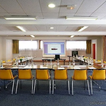Kyriad Lyon Est - Eurexpo Hotel 3*