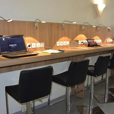 Hotel Kyriad Lyon Est - Eurexpo 3*