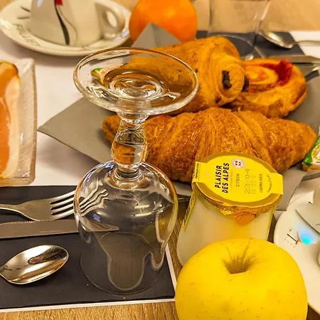 فندق Kyriad Lyon Est - Eurexpo جينا