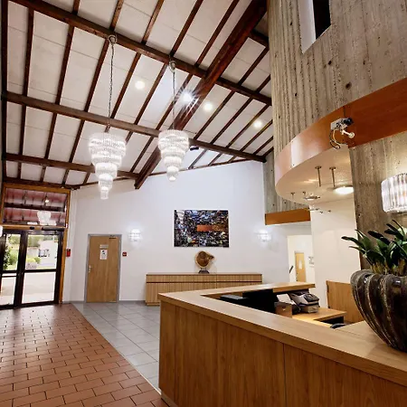 Hotel Kyriad Lyon Est - Eurexpo