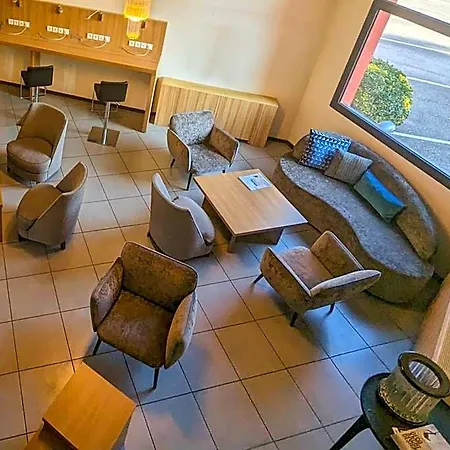Kyriad Lyon Est - Eurexpo Hotel