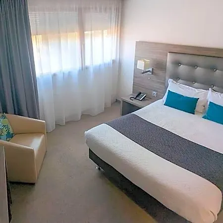 Kyriad Lyon Est - Eurexpo Hotel 3*