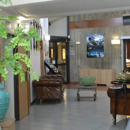 فندق Kyriad Lyon Est - Eurexpo 3*