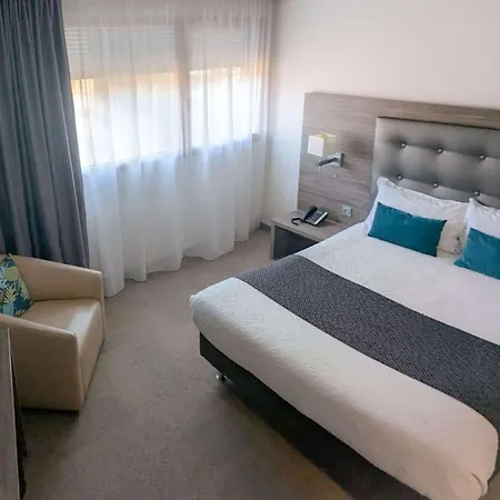 Kyriad Lyon Est - Eurexpo Hotel