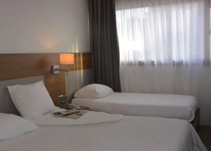 Otel Kyriad Lyon Est - Eurexpo