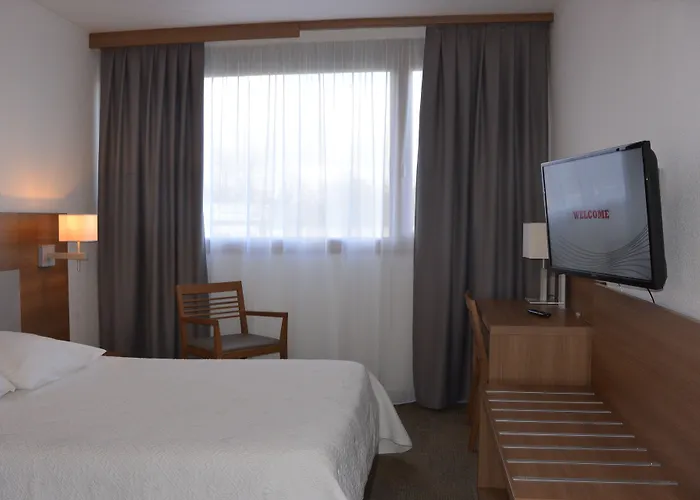Otel Kyriad Lyon Est - Eurexpo 3*