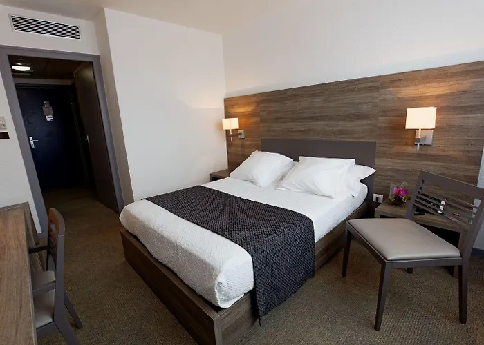 Otel Kyriad Lyon Est - Eurexpo 3*