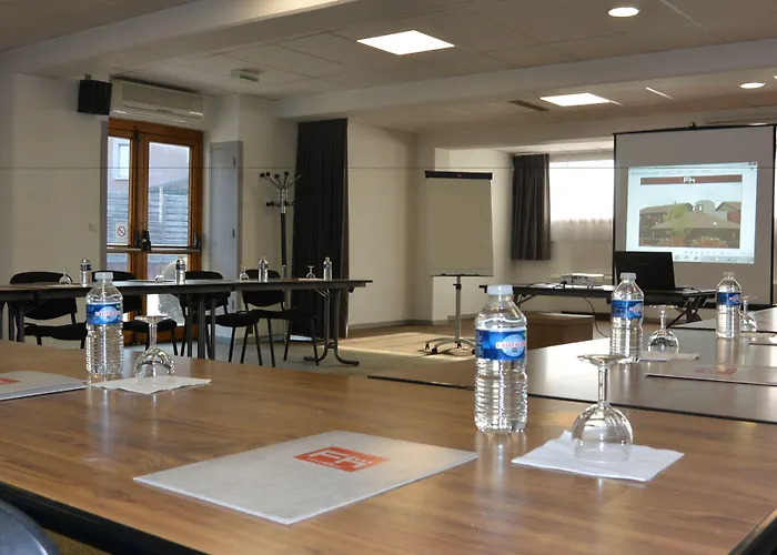 Otel Kyriad Lyon Est - Eurexpo 3*