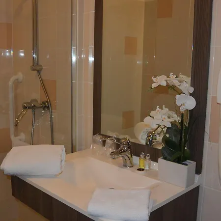 Hotel Kyriad Lyon Est - Eurexpo Genas